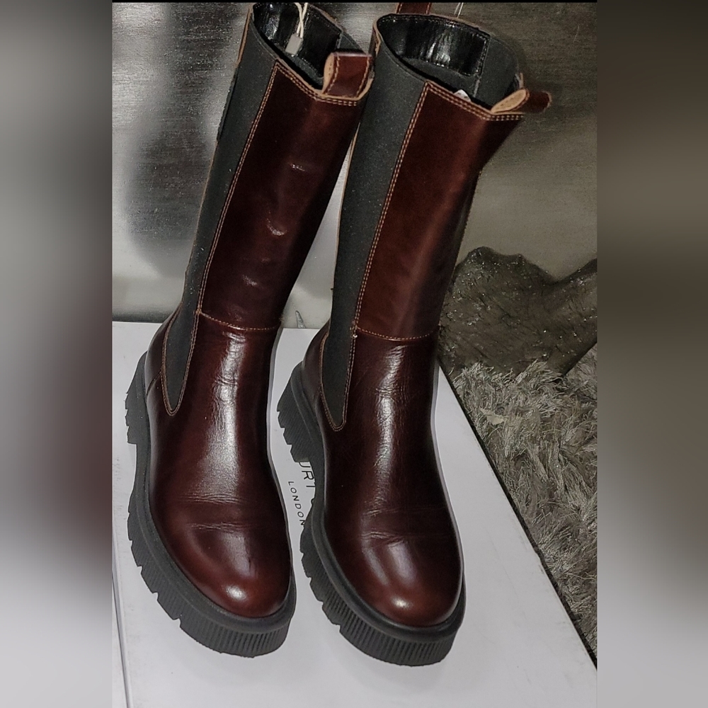 Kurt Geiger  Leather Stint Pull on boots size 8.5